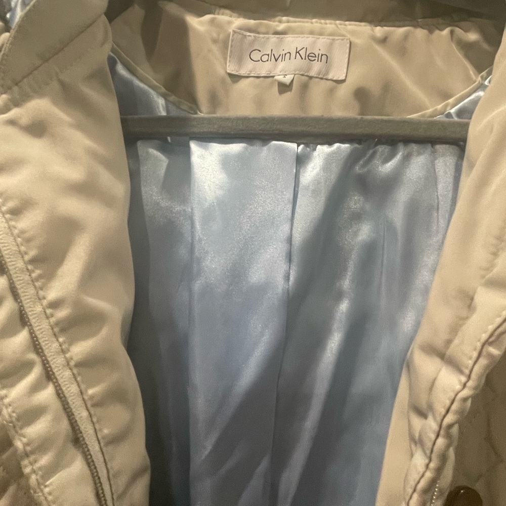 Calvin Klein Cream Jacket with Light Blue Lining - Picture 9 of 11